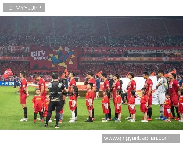 足球明星齐聚荧屏展风采精彩综艺节目引领球迷热潮 足球明星齐聚荧屏展风采精彩综艺节目引领球迷热潮