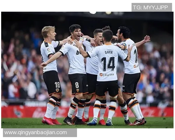 英国足球明星因脱发问题引发公众关注与讨论的事件分析